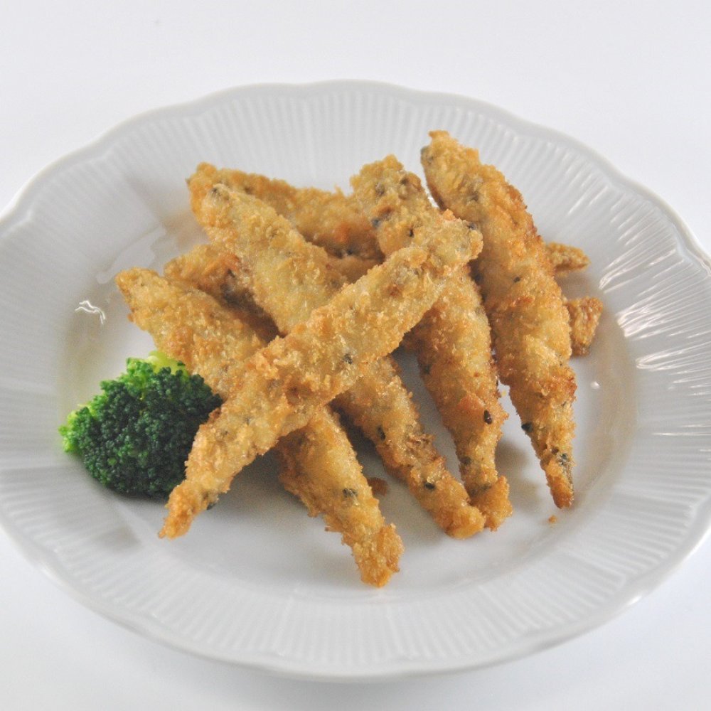 きびなごフライ 黒ごま入り 学校給食商品 株式会社sn食品研究所