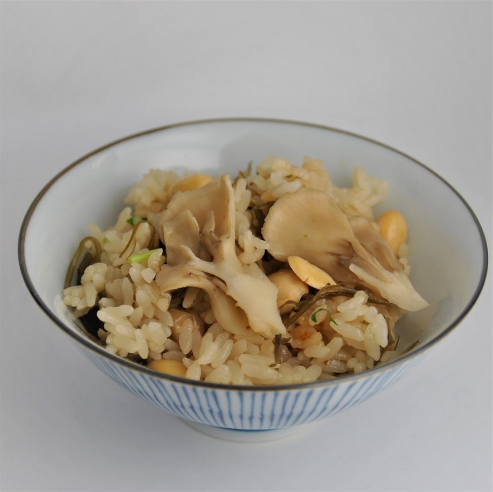 【お月見行事食】大豆と舞茸の炊き込みご飯